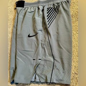 Nike Basketball Shorts Size Medium